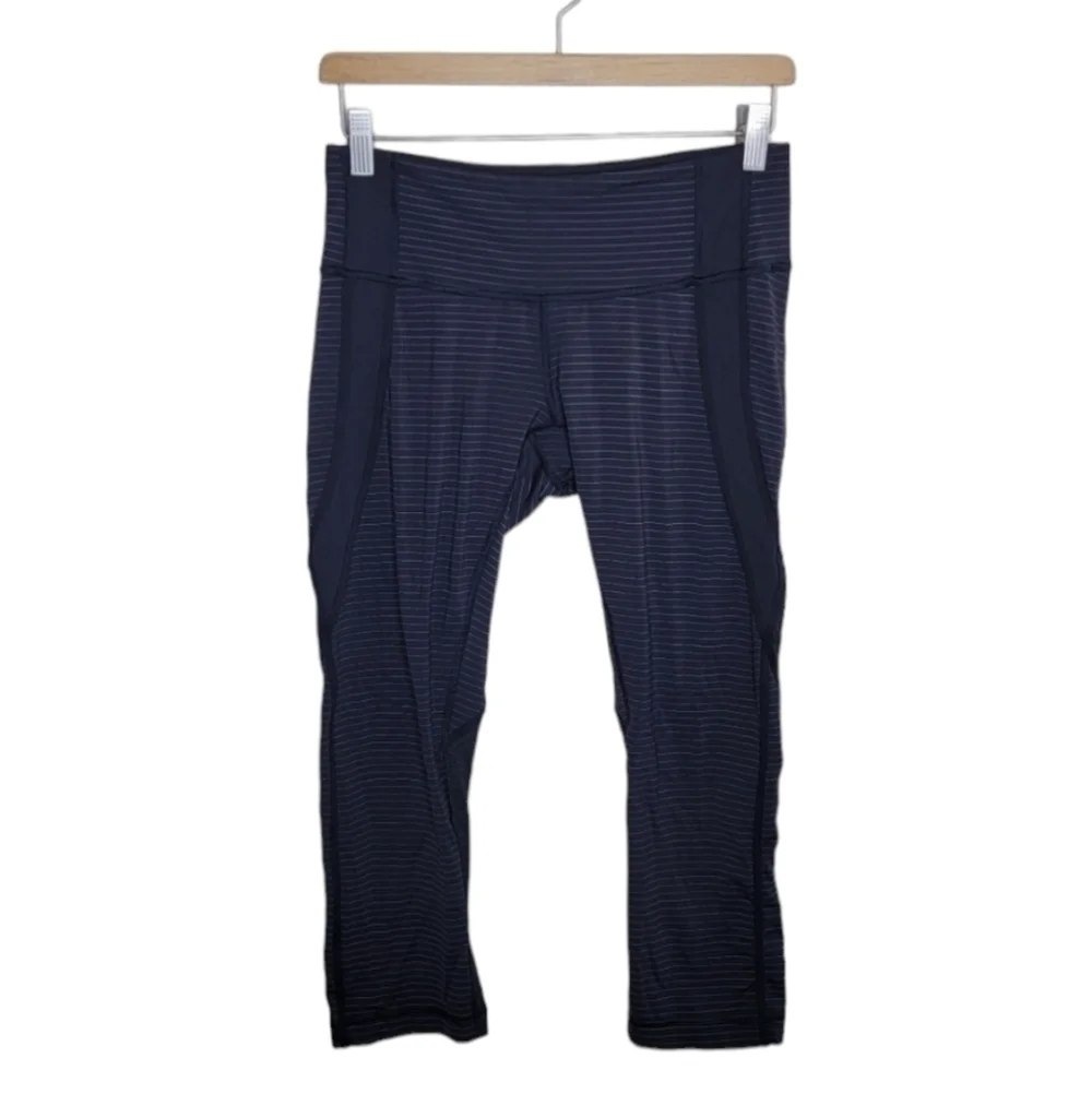 Lululemon | Conduit Crop Capri Leggings in Black Tonal Stripe